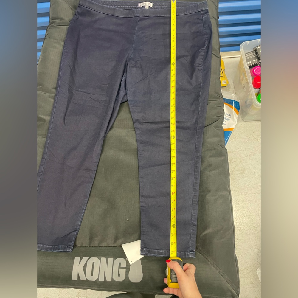 Jennifer Lopez Navy High-Rise Pants - Picture 4 of 5